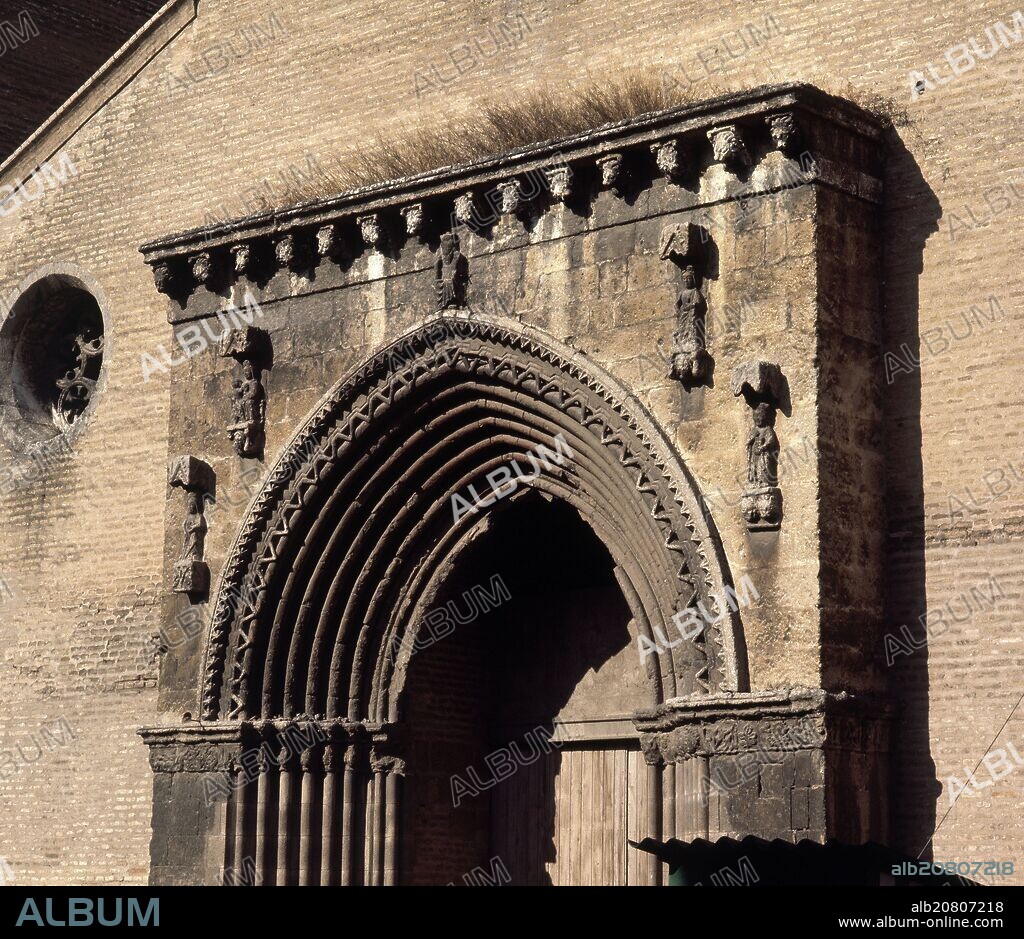 PORTADA DE LA IGLESIA DE SANTA MARINA DE SEVILLA - SIGLO XIII - GOTICO ESPAÑOL.