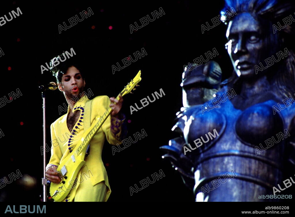 1/ Konzert 92: Prince, p, voc, Diamonds and Pearls Tour gelber Anzug, The Artist Formerly Known As Prince, TAFKAP, Musik, Symbol, Berlin Deutshcland, Germany *** 1 concert 92 Prince, p, voc , Diamonds and Pearls Tour yellow suit , The Artist Formerly Known As Prince, TAFKAP, music, Symbol, Berlin Deutshcland, Germany Copyright: xBRIGANI-ART/Heinrichx 0000678200006782.