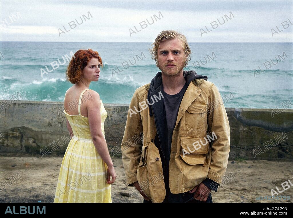 JESSIE BUCKLEY and JOHNNY FLYNN in BEAST, 2017, directed by MICHAEL PEARCE. Copyright Agile Films / British Film Institute / Film4 Productions.