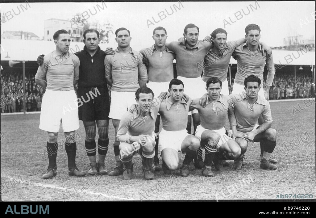 1930. Photograph of the Players who were part of real Oviedo CF.