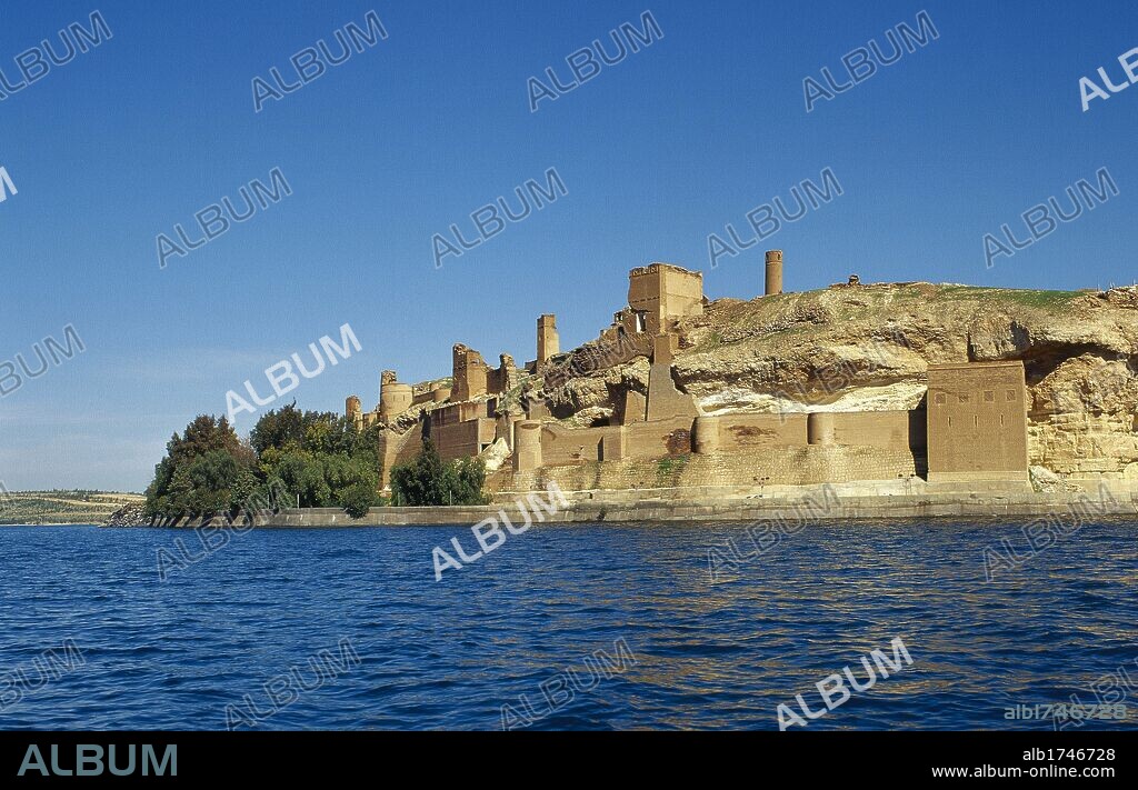 Syria. Qal'at Ja'bar. Castle on the left bank of Lake Assad. The current structures are primarily the work of Nur ad-Din Zangi, who rebuilt the castle from 1168 onwards. Ar-Raqqah Governorate.