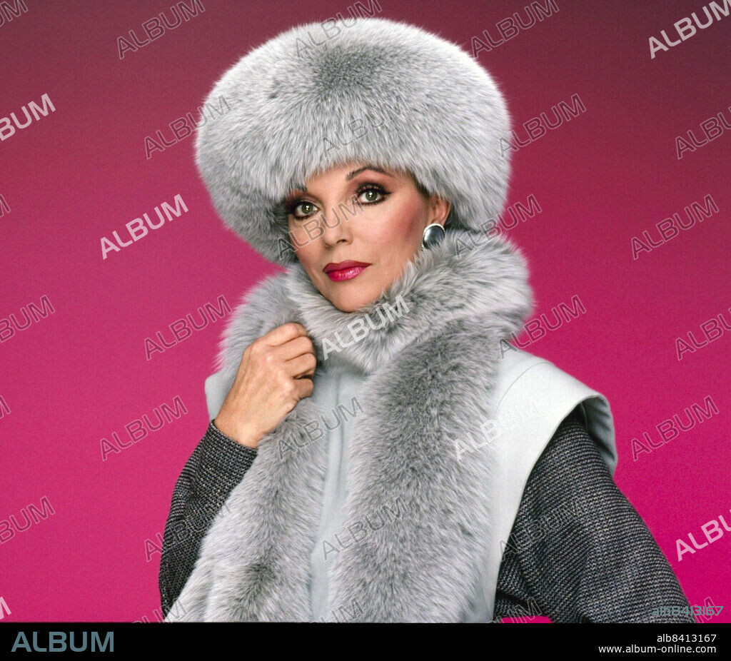 JOAN COLLINS dans DYNASTY, 1981, réalisé par DON MEDFORD, JEROME COURTLAND et PHILIP LEACOCK. Copyright Aaron Spelling Productions.