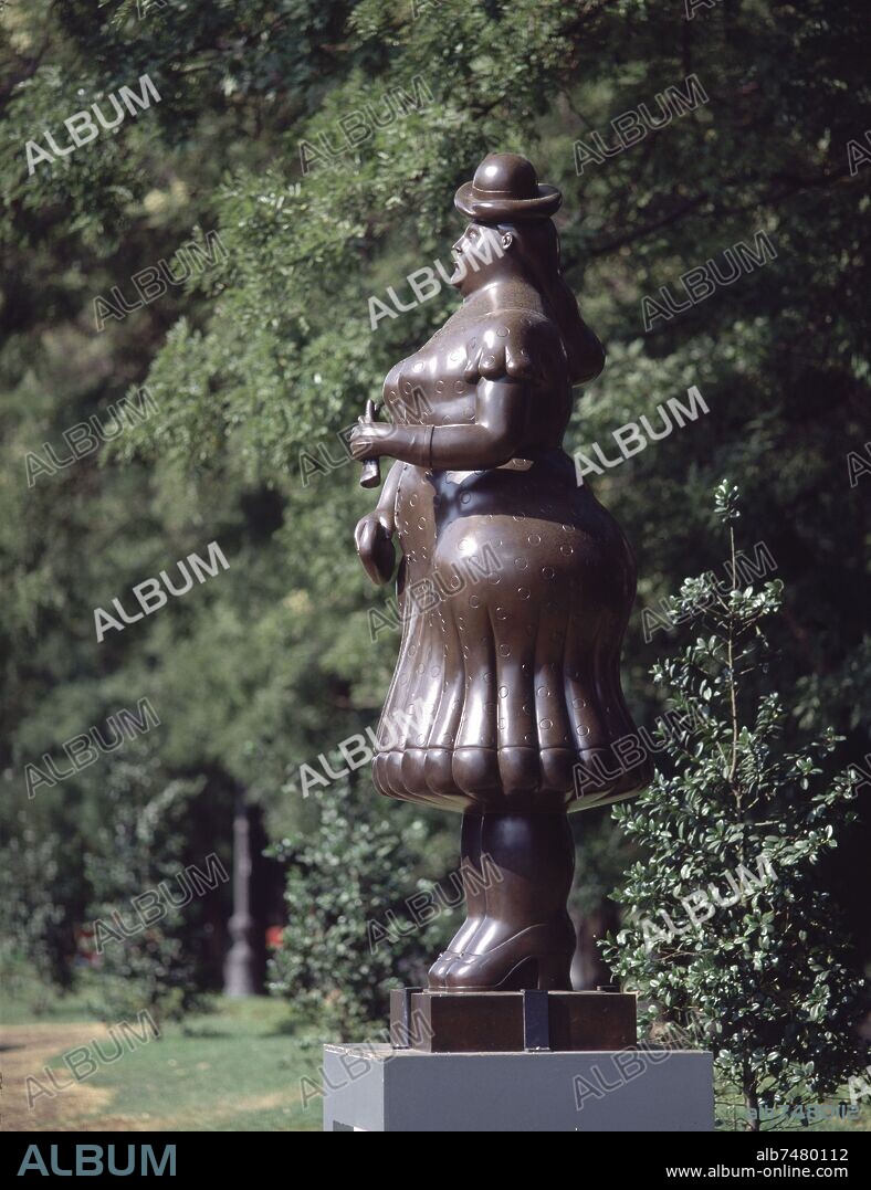 FERNANDO BOTERO. MUJER - VISTA LATERAL - SIGLO XX.