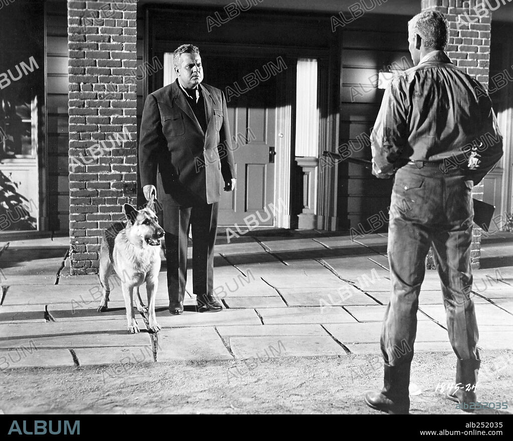 JEFF CHANDLER and ORSON WELLES in MAN IN THE SHADOW, 1957, directed by JACK ARNOLD. Copyright UNIVERSAL PICTURES.