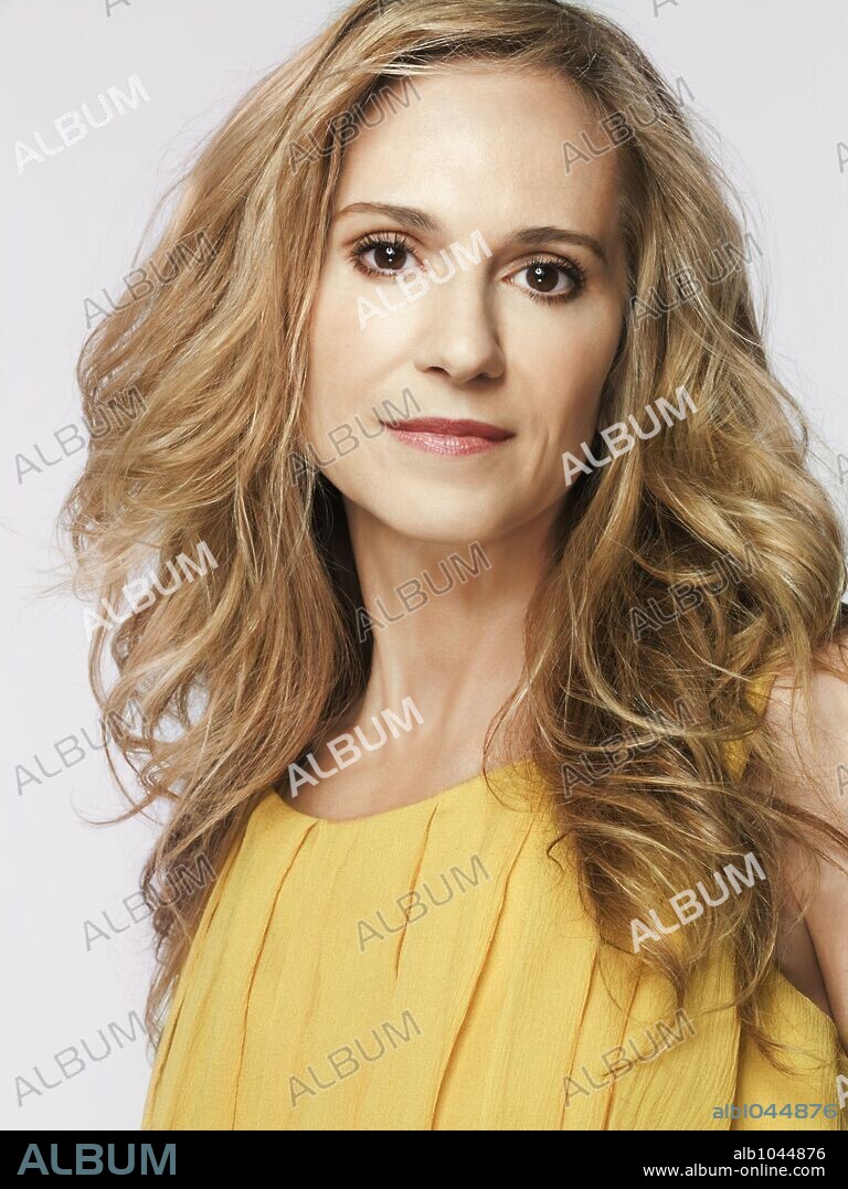 HOLLY HUNTER in SAVING GRACE, 2007 (SAVING GRACE-TV), directed by SERGIO MIMICA-GEZZAN. Copyright FOX TELEVISION NETWORK / RIEDEL, JEFF.