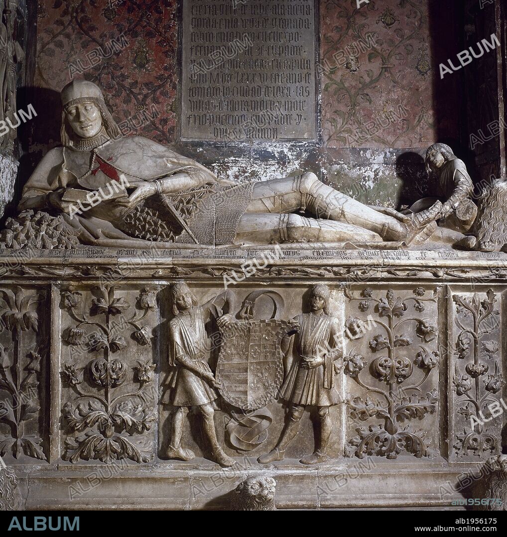 ARTE GOTICO FLORIDO. ESPAÑA. "SEPULCRO DEL DONCEL DE SIGUENZA", muerto a los 25 años, en 1486, combatiendo en la Conquista de Granada. Es una de las más importantes esculturas yacentes dado su hiperrealismo. Es anónima y se encuentra en la CAPILLA DE SANTA CATALINA, en la CATEDRAL DE SIGUENZA. Provincia de Guadalajara. Castilla-La Mancha.