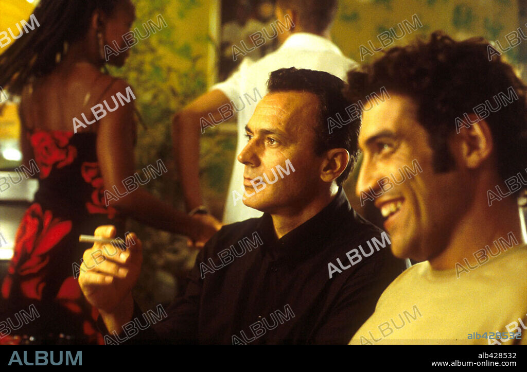 JOSE CORONADO y JUAN SANZ en LA VIDA MANCHA, 2003, dirigida por ENRIQUE URBIZU. Copyright TORNASOL FILMS/IBERROTA FILMS.