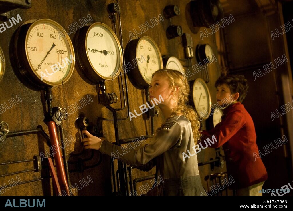 CHARLIE ROWE y ELLE FANNING en EL CASCANUECES 3D, 2010 (NUTCRACKER IN 3D), dirigida por ANDREI KONCHALOVSKY. Copyright HCC MEDIA GROUP.