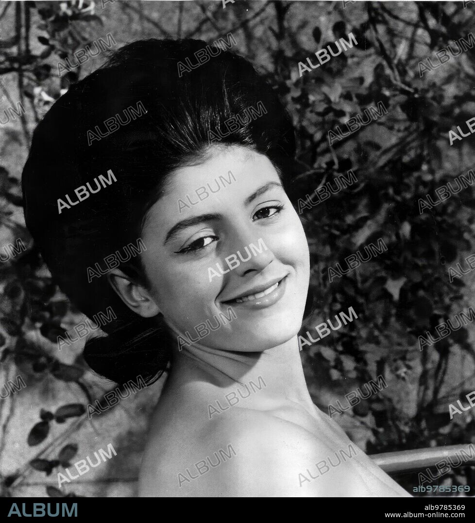 Carmen Cervera, "Miss España" y finalista en el Concurso para la elección de "Miss Universo", que ha sido designada por la ciudad de Cádiz, Reina de sus famosas Fiestas Típicas para 1962.