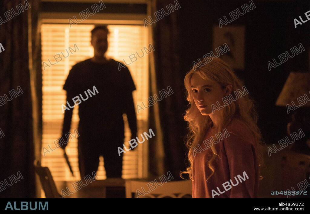 KATHRYN NEWTON y VINCE VAUGHN en ESTE CUERPO ME SIENTA DE MUERTE, 2020 (FREAKY), dirigida por CHRISTOPHER LANDON. Copyright BLUMHOUSE PRODUCTIONS/DIVIDE/CONQUER.