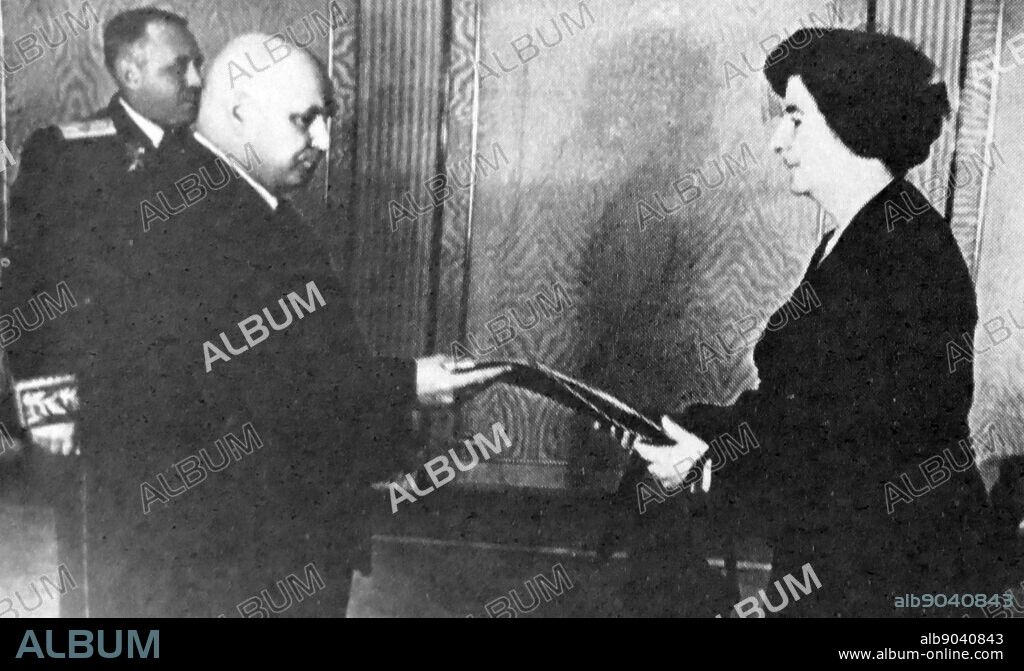 Golda Meir, Israel's minister plenipotentiary to the Soviet Union, presenting her credentials to Vaslov, deputy chairman of the Supreme Soviet, 1948. Golda Meir (born Golda Mabovitch; May 3, 1898 - December 8, 1978; married name Meyerson/Myerson between 1917-1956) was an Israeli politician, teacher, who served as the fourth prime minister of Israel from 1969 to 1974. She was the first woman to become head of government in Israel.