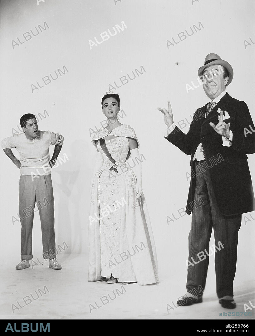ANNA MARIA ALBERGHETTI, ED WYNN and JERRY LEWIS in CINDERFELLA, 1960, directed by FRANK TASHLIN. Copyright PARAMOUNT PICTURES.