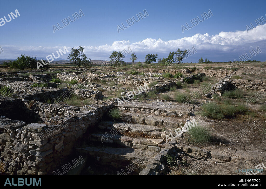 ARTE IBERICO. ESPAÑA. POBLADO IBERICO DEL "MOLI D'ESPIGOL". Su construcción se inició en el año 400 a. C. Vista general de los restos. TORNABOUS. Comarca de l'Urgell. Provincia de Lleida. Cataluña.