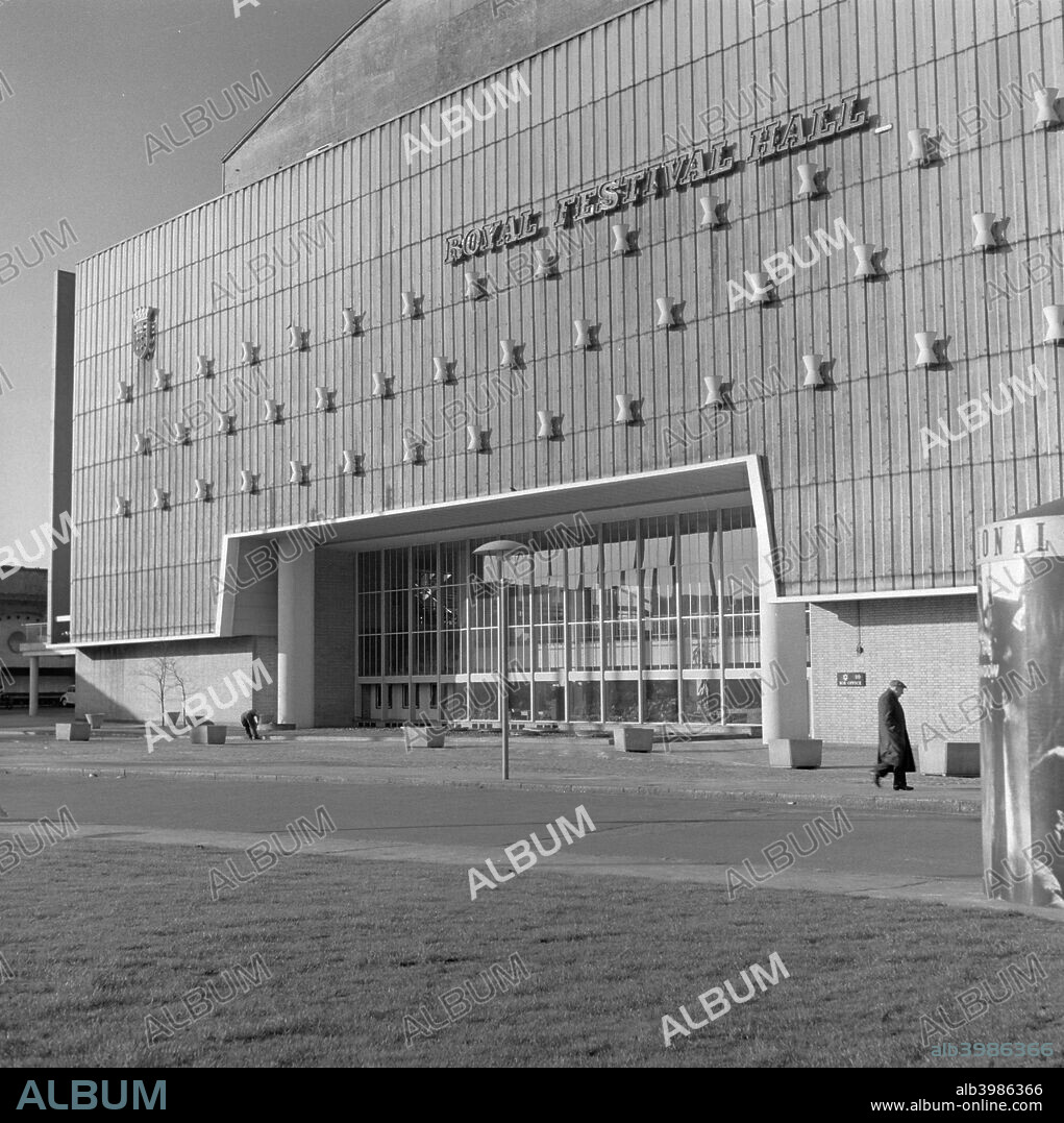 Royal Festival Hall, Belvedere Road, South Bank, Lambeth, London, c1951-1962. Exterior view showing the side facade. The Royal Festival Hall was designed by Sir Robert Matthew, Leslie Martin and Peter Moro. It was built in 1949-1951 as a concert hall for the Festival of Britain.