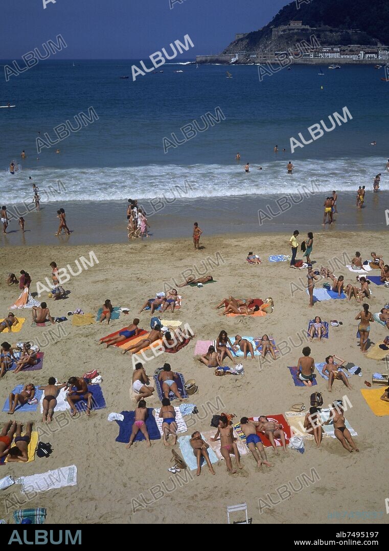 PLAYA DE LA CONCHA - FOTO AÑOS 80.