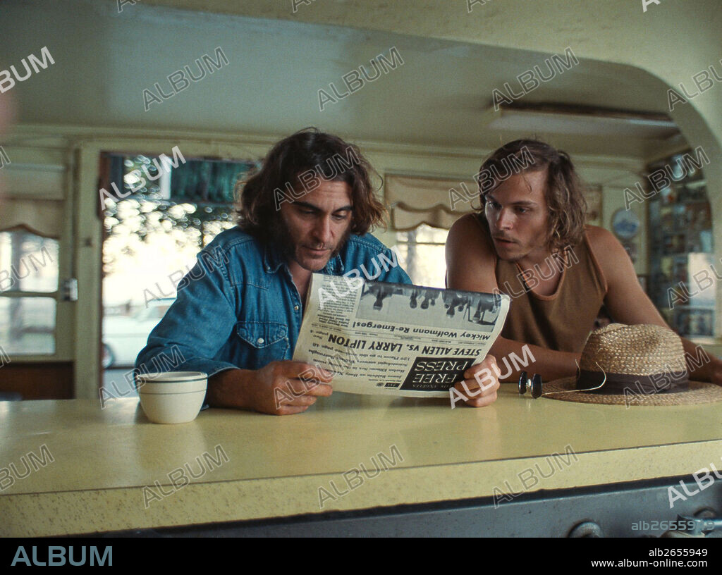 JOAQUIN PHOENIX in INHERENT VICE, 2014, directed by PAUL THOMAS ANDERSON. Copyright WARNER BROS.