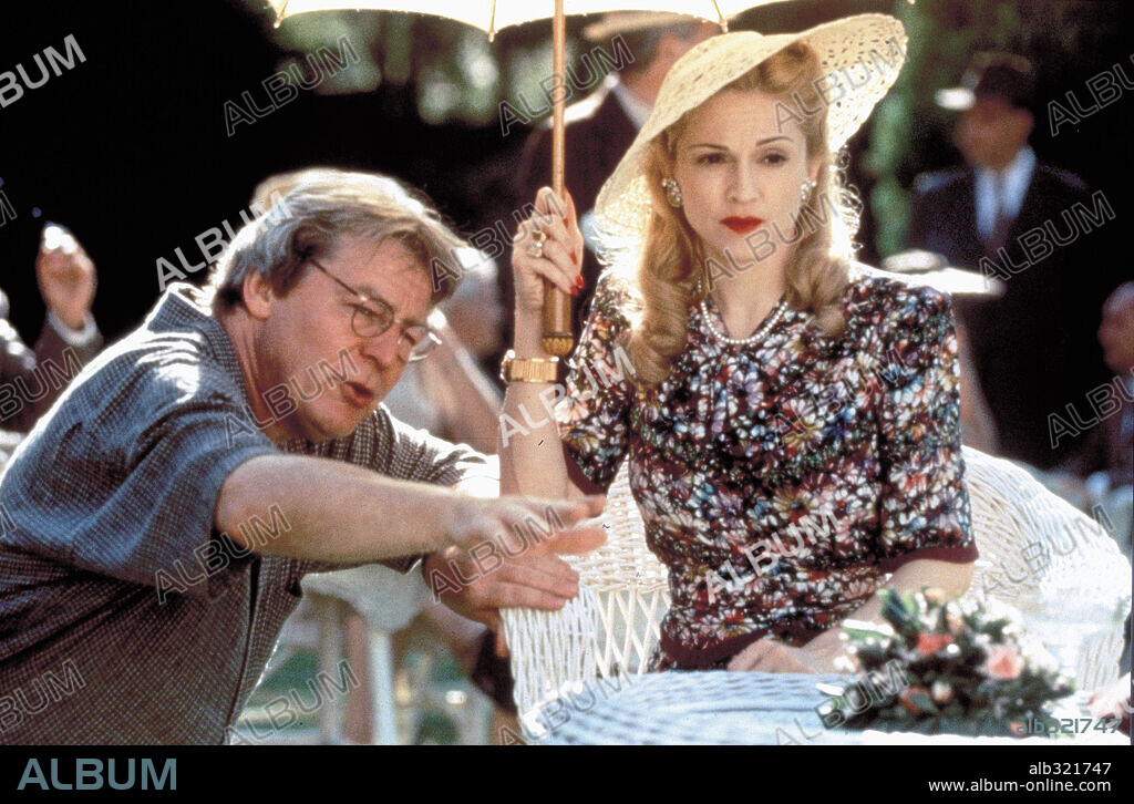 ALAN PARKER and MADONNA in EVITA, 1996, directed by ALAN PARKER. Copyright CINERGI PICTURES.