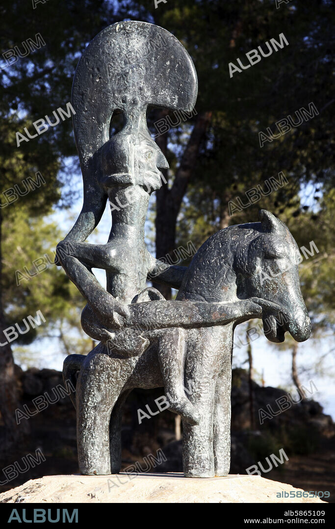 Moixent / Mogente; poblado ibérico - Íbero de La Bastida; reproducción de escultura "El Guerrero de Moixent".