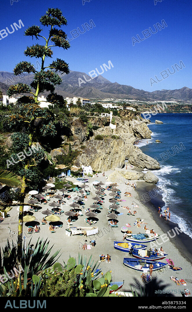 Nerja, Playa de / Calahonda beach / creek (Costa del Sol).