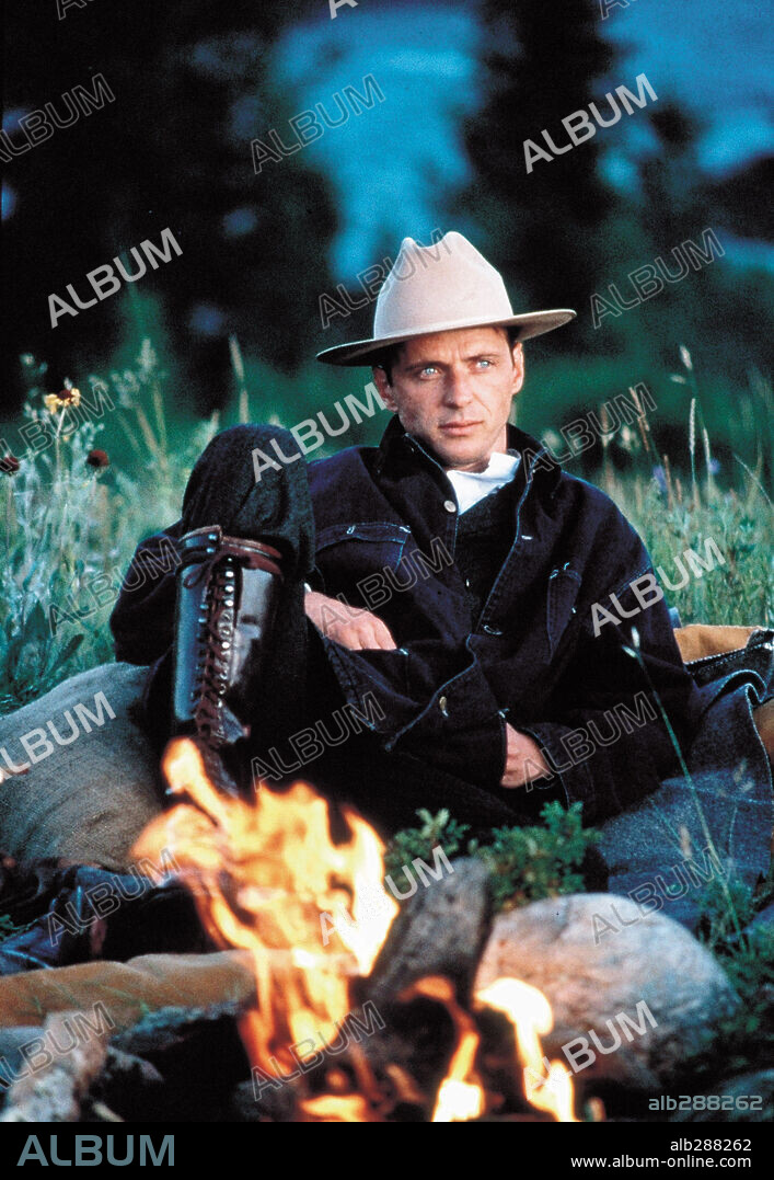 AIDAN QUINN in LEGENDS OF THE FALL, 1994, directed by EDWARD ZWICK. Copyright TRI STAR PICTURES / HAYES, KERRY.