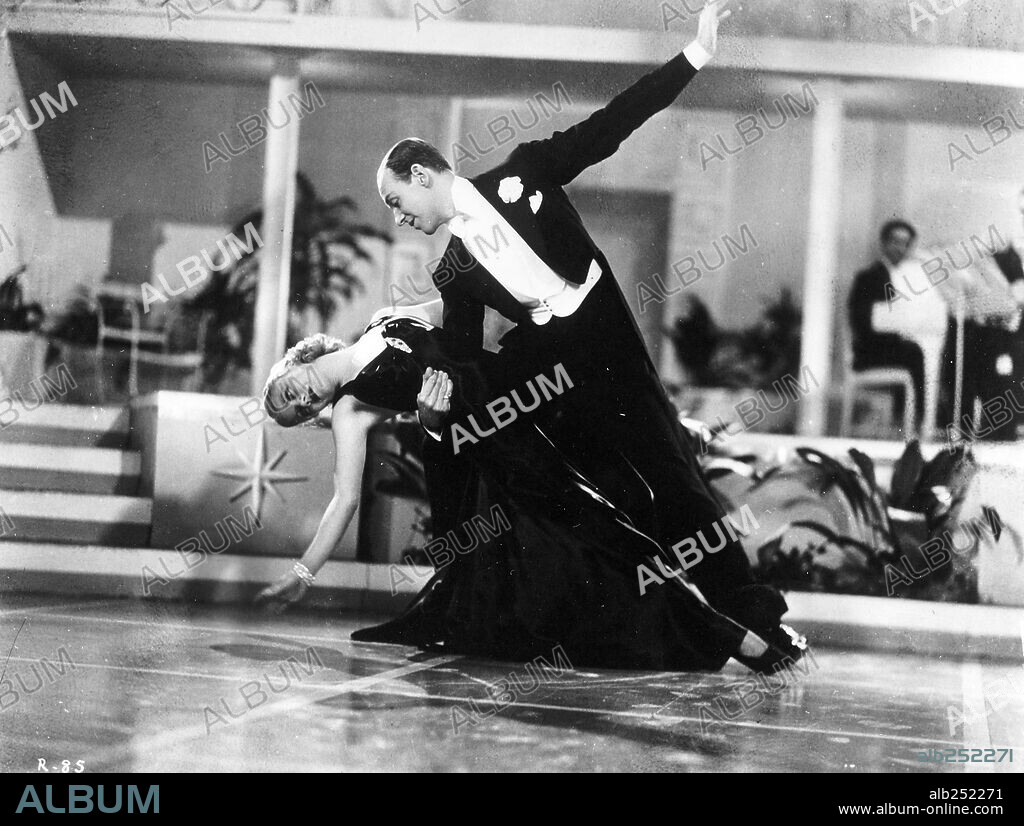 FRED ASTAIRE y GINGER ROGERS en ROBERTA, 1935, dirigida por WILLIAM A. SEITER. Copyright RKO.