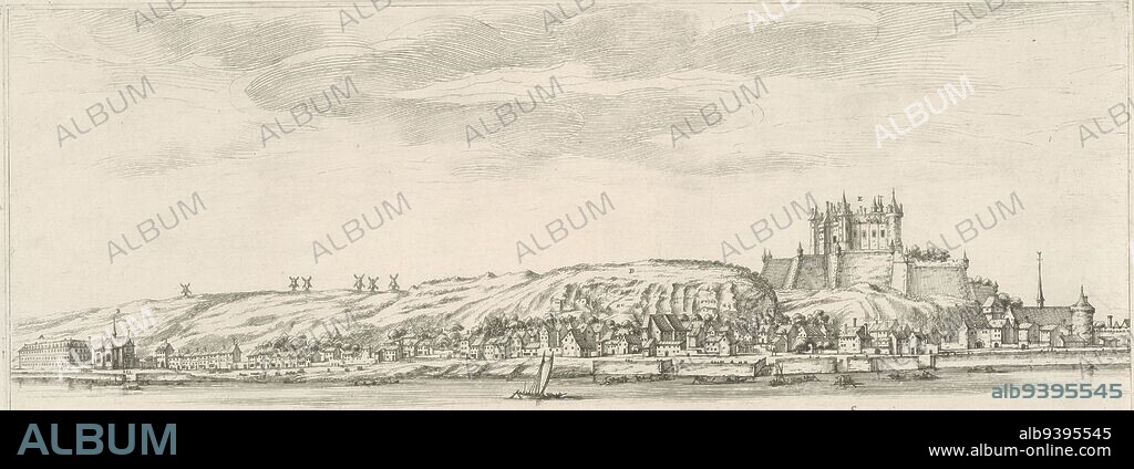 View of Saumur Salmuria (title on object) River views in France (series title), print maker: François Collignon, (mentioned on object), intermediary draughtsman: L. de Lincler, (mentioned on object), Franse kroon, (mentioned on object), Paris, 1620 - 1687, paper, etching, h 208 mm × w 418 mm.