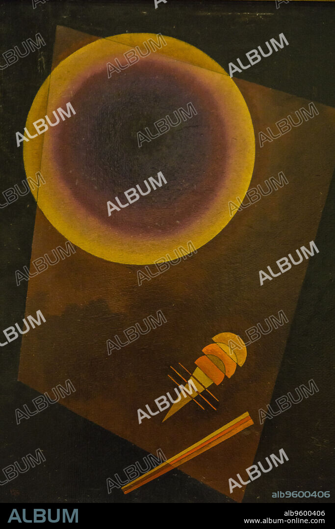 WASSILY KANDINSKY. Vassily Kandinsky, Kreis mit Braun (circulo con castaño), óleo sobre cartón, 1929, Museo Nacional de Bellas Artes (MNBA) ,Buenos Aires, republica Argentina, cono sur, South America.