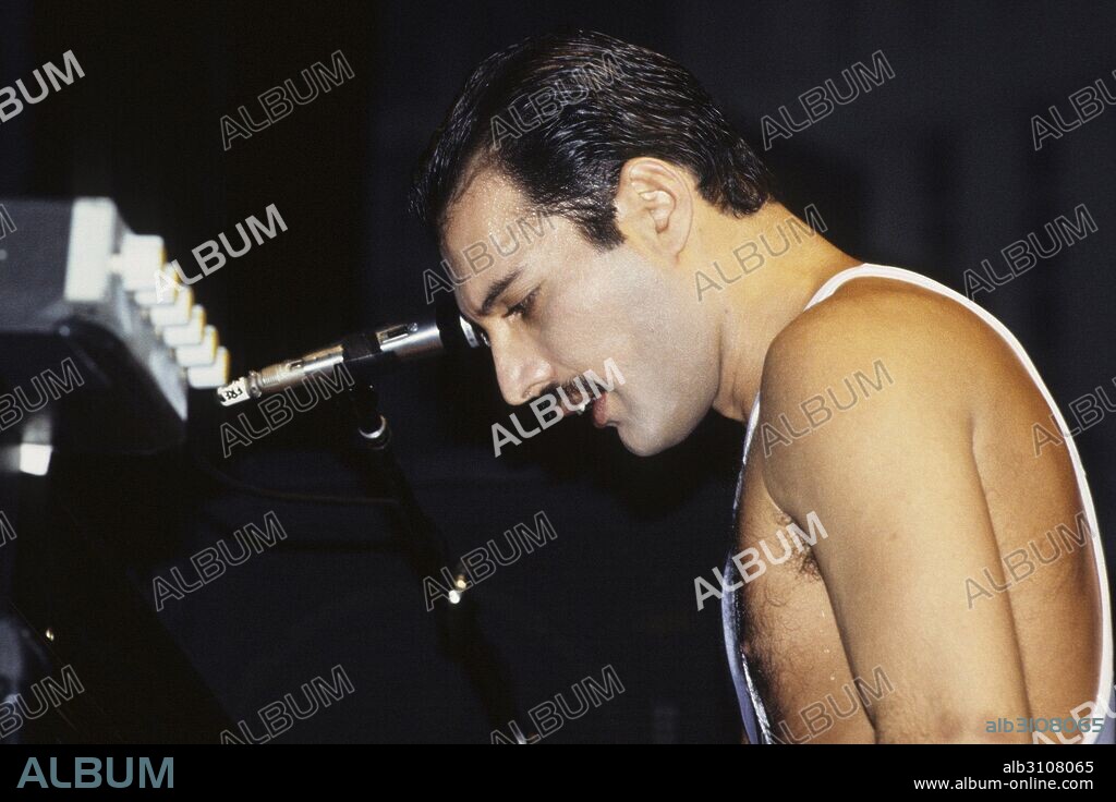 Sep. 07, 1984 - London, England, Great Britain - Freddie Mercury - Queen concert of the WORKS-TOUR at Wembley Arena, London (Credit Image: © Future-Image/ZUMApress.com). 07/09/1984
