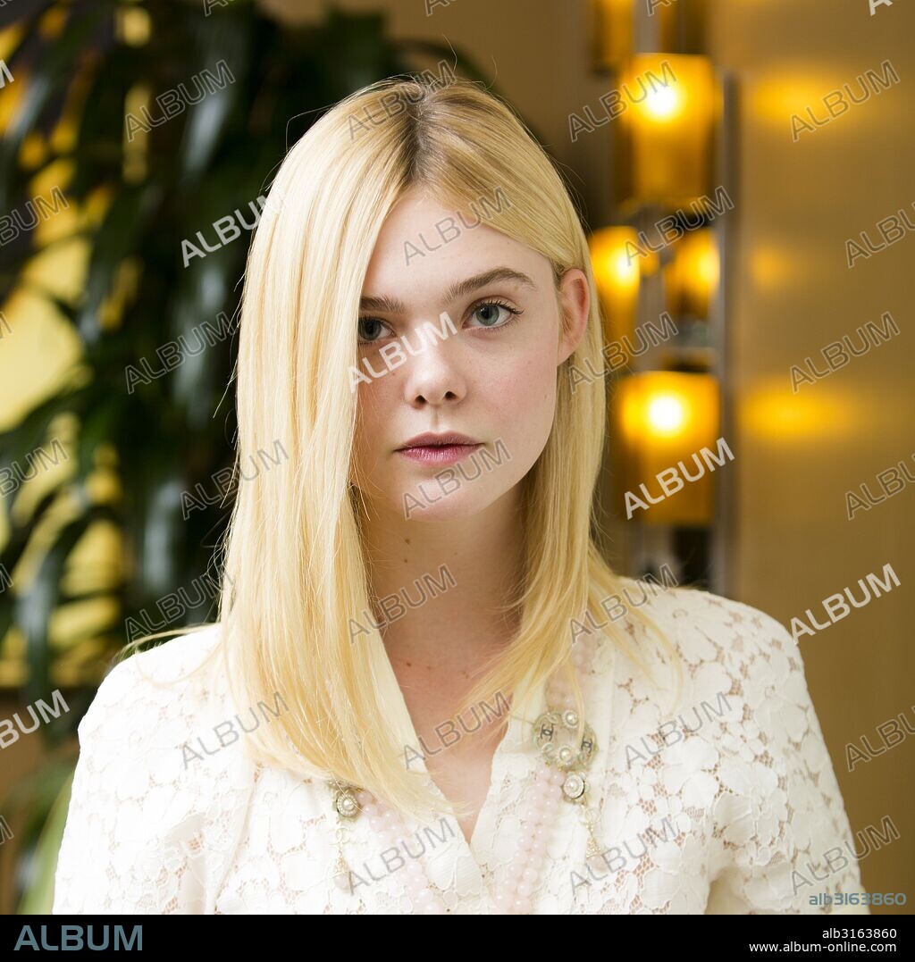 ELLE FANNING. October 28, 2015 - Hollywood, CA, USA - Elle Fanning ''Trumbo. 28/10/2015