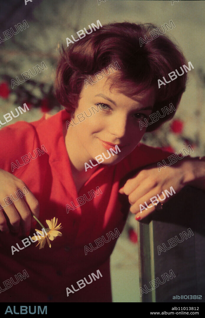 ROMY SCHNEIDER (photo!), who was 27 at the time, had shed the Sissi image and moved to Paris. Despite a stay in Hollywood, her big international career had not yet begun. Director: Hans Jürgen Syberberg aka. Documentary.