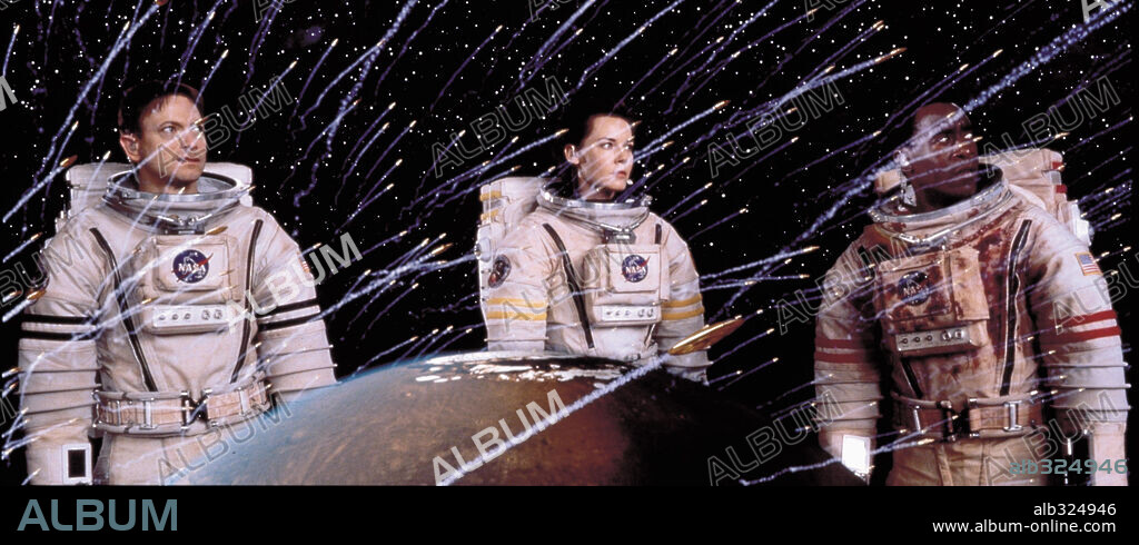 CONNIE NIELSEN and GARY SINISE in MISSION TO MARS, 2000, directed by BRIAN DE PALMA. Copyright TOUCHSTONE PICTURES / McEWAN, ROB.