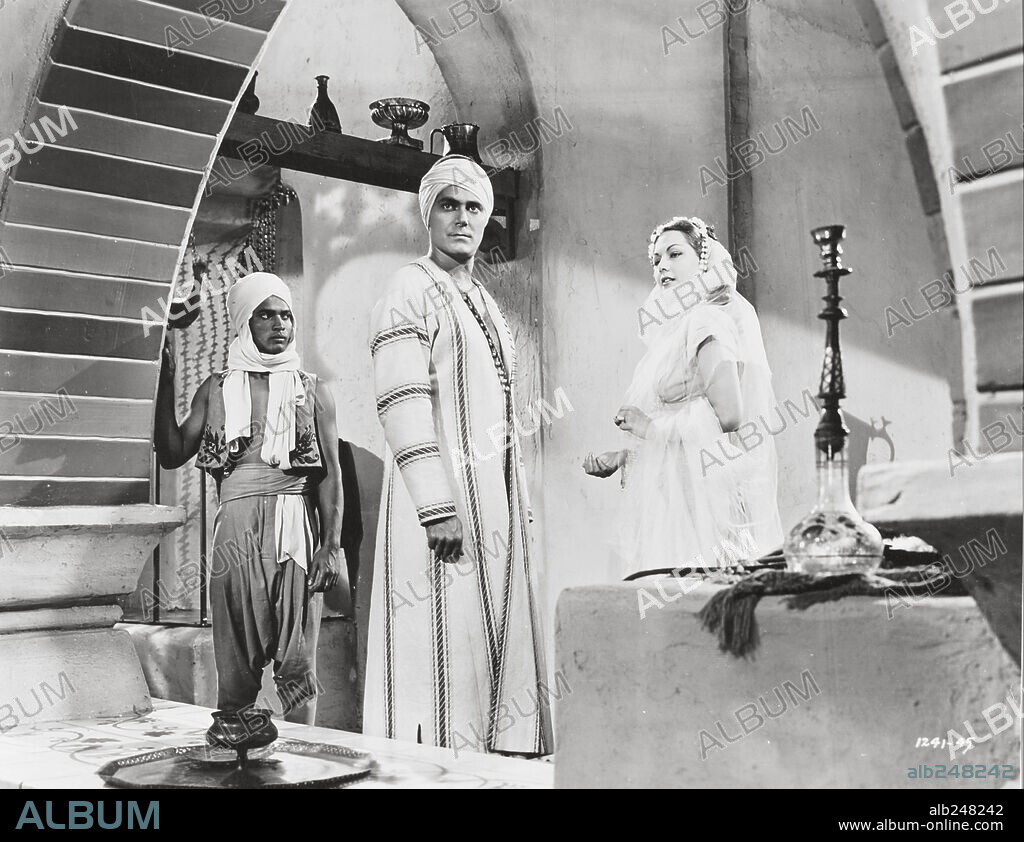 MARIA MONTEZ in ARABIAN NIGHTS, 1942, directed by JOHN RAWLINS. Copyright UNIVERSAL PICTURES.