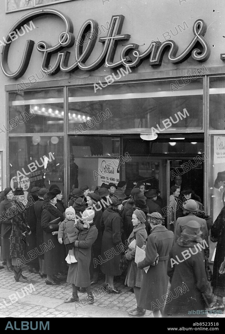 Göteborg 1938-01-17 - Realistation i Piltons affär *** Local Caption *** GT Låda 1938-januari-02. KAMERAREPORTAGE.