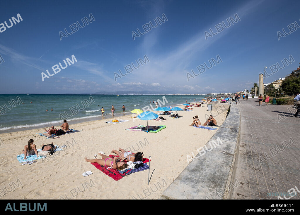 El Arenal beach, Llucmajor, Mallorca, Balearic Islands, Spain.