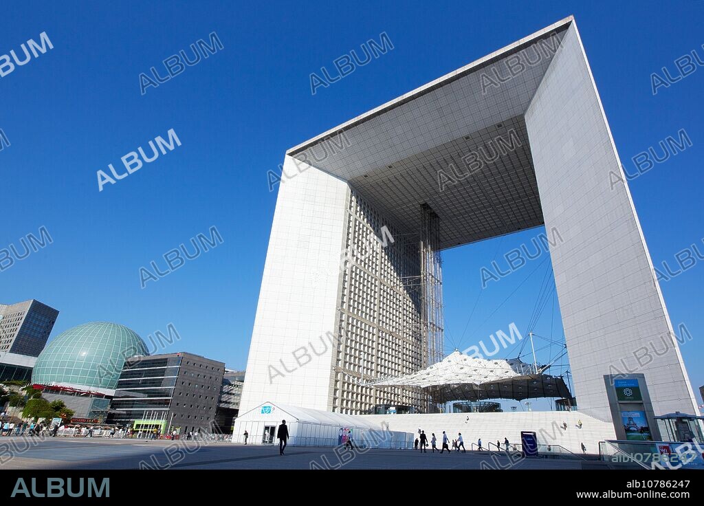 La Grande Arche. La Defense. Paris. France. Europe.