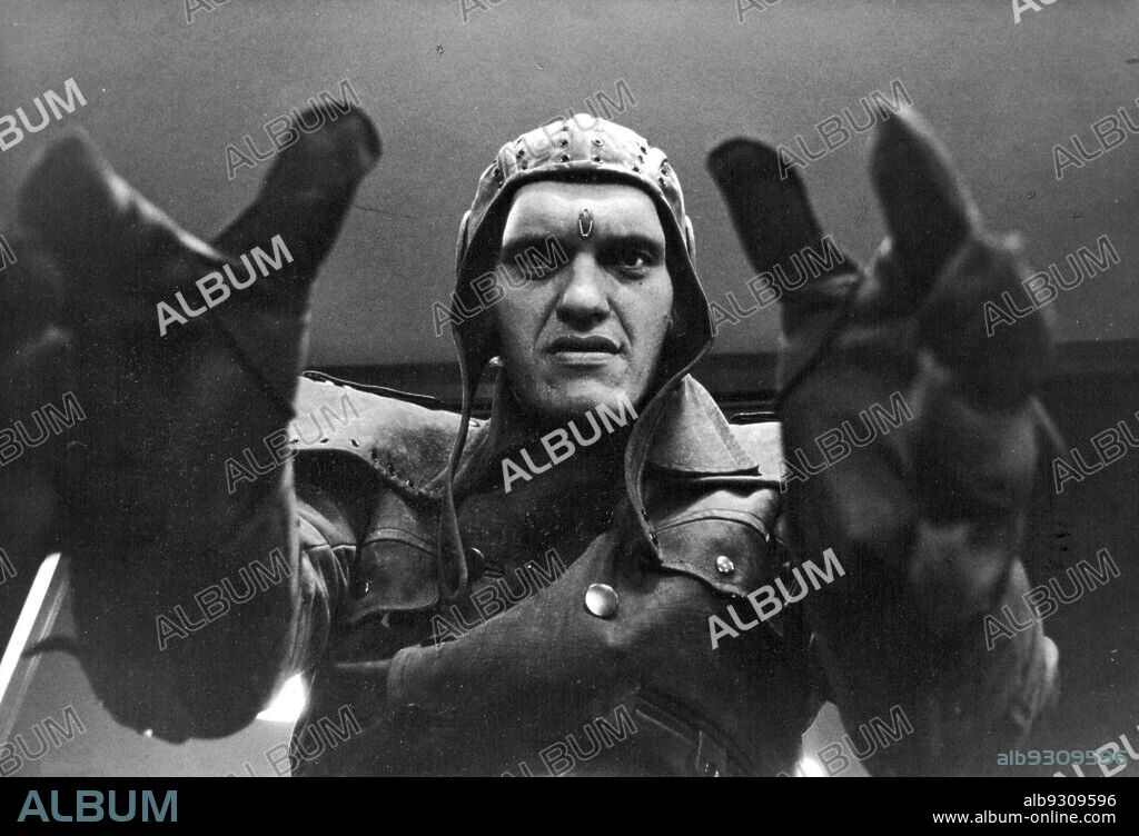 RICHARD KIEL in THE HUMANOID, 1979 (L' UMANOIDE), directed by ALDO LADO. Copyright MEROPE.