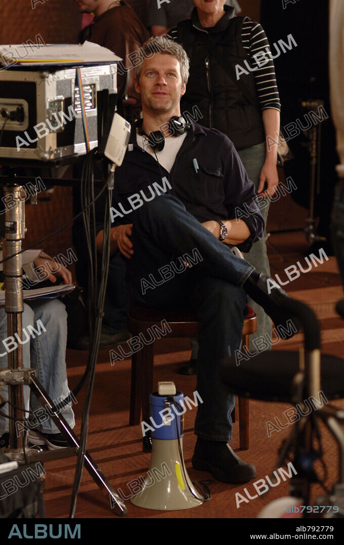 NEIL BURGER en EL ILUSIONISTA, 2006 (THE ILLUSIONIST), dirigida por NEIL BURGER. Copyright STILLKING DILMS.