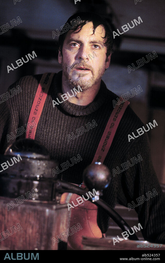 GEORGE CLOONEY en LA TORMENTA PERFECTA, 2000 (THE PERFECT STORM), dirigida por WOLFGANG PETERSEN. Copyright WARNER BROS. PICTURES.