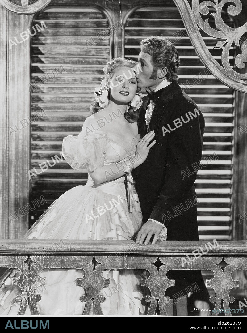 DANNY KAYE y VIRGINIA MAYO en LA VIDA SECRETA DE WALTER MITTY, 1947 (THE SECRET LIFE OF WALTER MITTY), dirigida por NORMAN Z. MCLEOD. Copyright RKO/SAMUEL GOLDWYN.