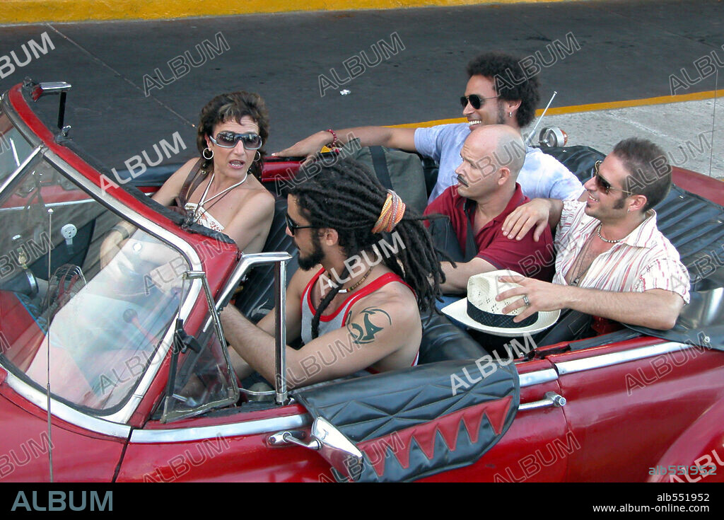 ALBERTO YOEL and ROBERTO SANMARTIN in HABANA BLUES, 2005, directed by BENITO ZAMBRANO. Copyright MAESTRANZA FILMS.