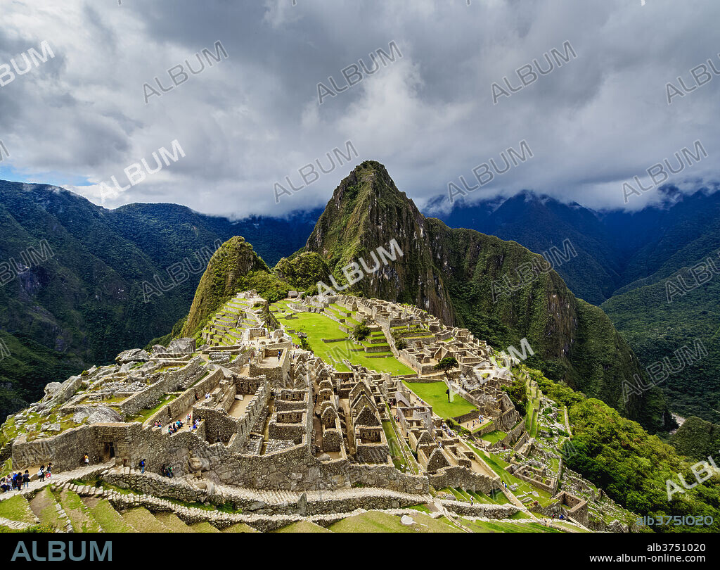 Machu Picchu Ruins, UNESCO World Heritage Site, Cusco Region, Peru, South America.