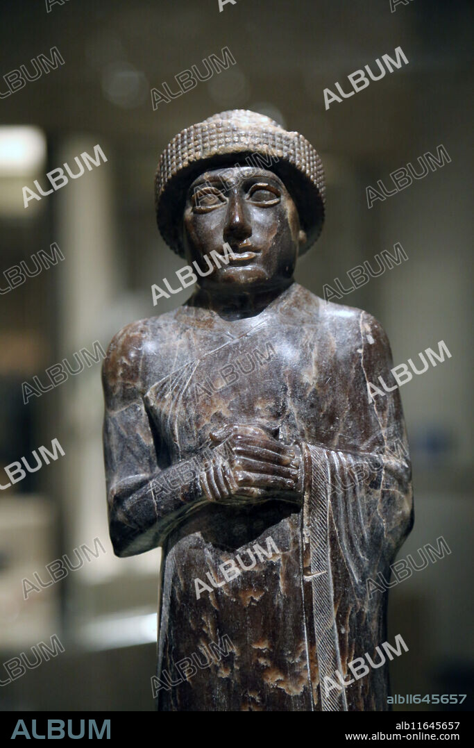 Statue of Ur-Ningirsu, son of Gudea. Chlorite. Mesopotamia, probably Tello (ancient Girsu). ca. 2100 BC. Metropolitan Museum. Ny. USA.