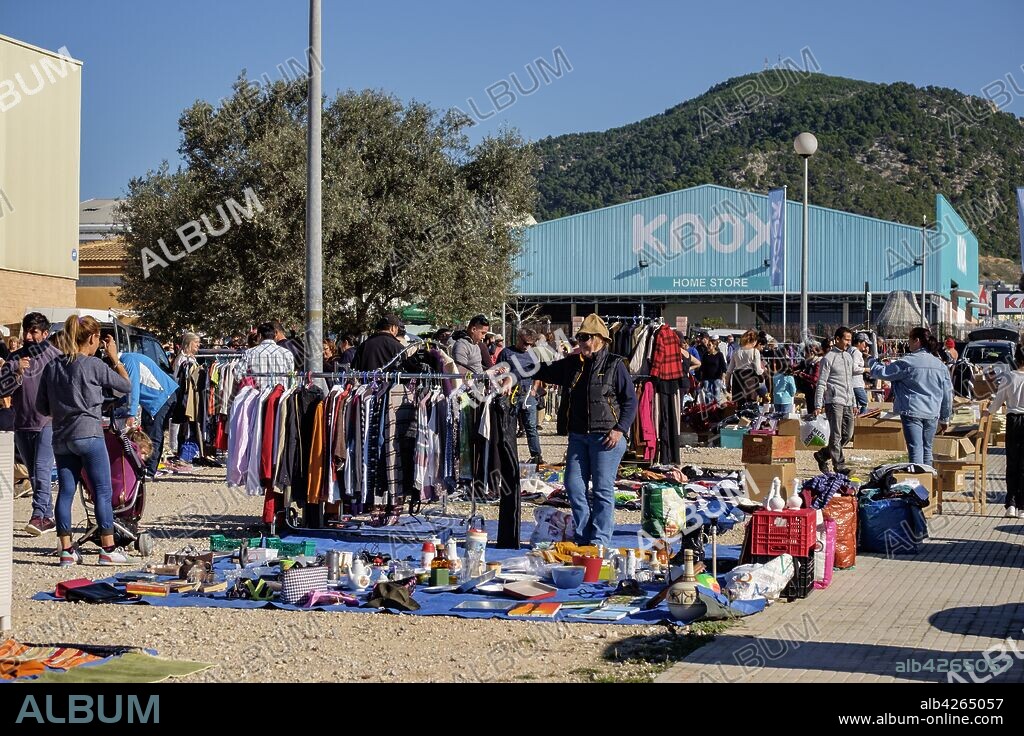 Mercado de antigüedades y de segunda mano de Son Bugadelles, Calvià, Mallorca, balearic islands, Spain.
