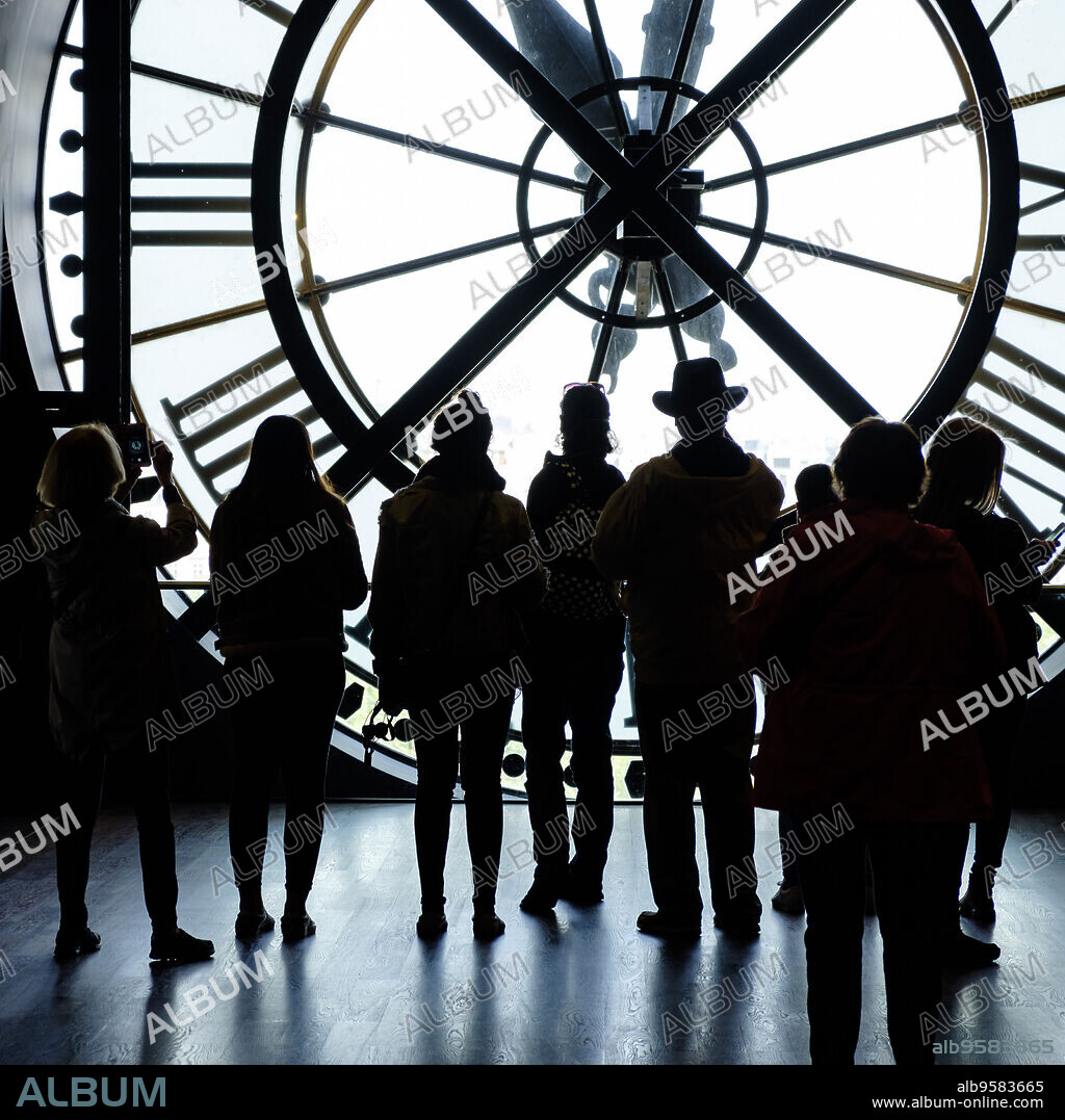 reloj, Museo de Orsay, Ministerio de Cultura y Comunicación Francés, Paris, France,Western Europe.