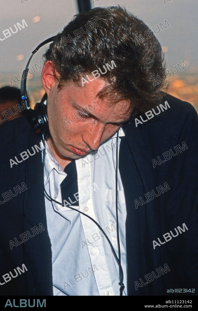 Rene Deutscher, son of Drafi Deutscher, as a DJ in Frankfurt, Germany 1988. (original german headline: Rene Deutscher).