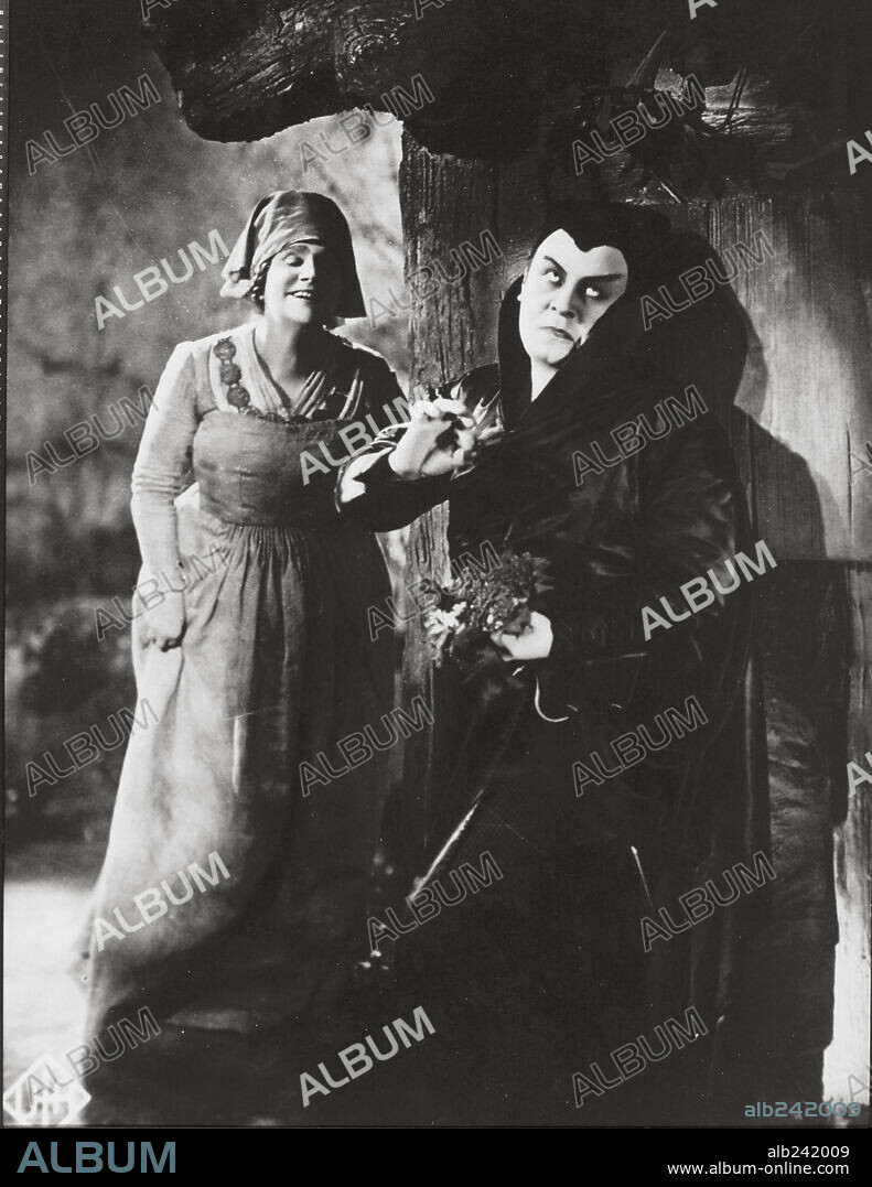 EMIL JANNINGS dans FAUST, 1926, réalisé par F. W. MURNAU. Copyright U.F.A.