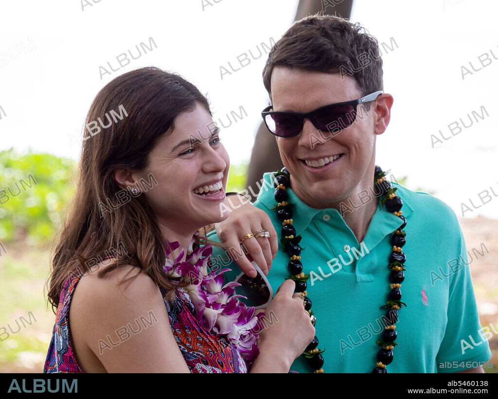 ALEXANDRA DADDARIO and JAKE LACY in THE WHITE LOTUS, 2021, directed by MIKE WHITE. Copyright RIP CORD PRODUCTIONS.