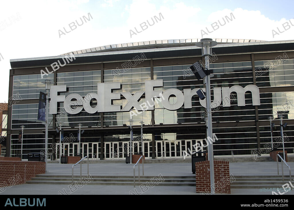 Memphis. Arena FedExforum. Home of the Memphis Grizzlies of the NBA. Opened in 2004. Architect: Ellerbe Becket and Looney Ricks Kiss. Outside. State of Tennessee. USA.