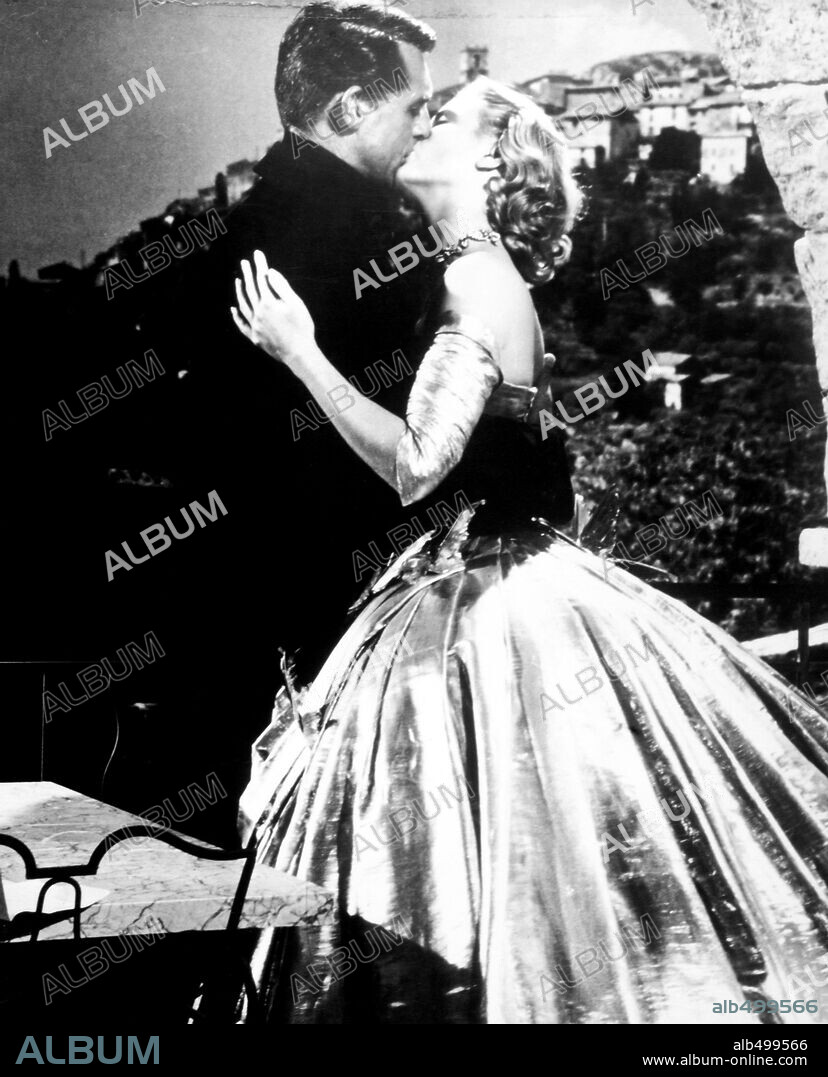 CARY GRANT and GRACE KELLY in TO CATCH A THIEF, 1955, directed by ALFRED HITCHCOCK. Copyright PARAMOUNT PICTURES.