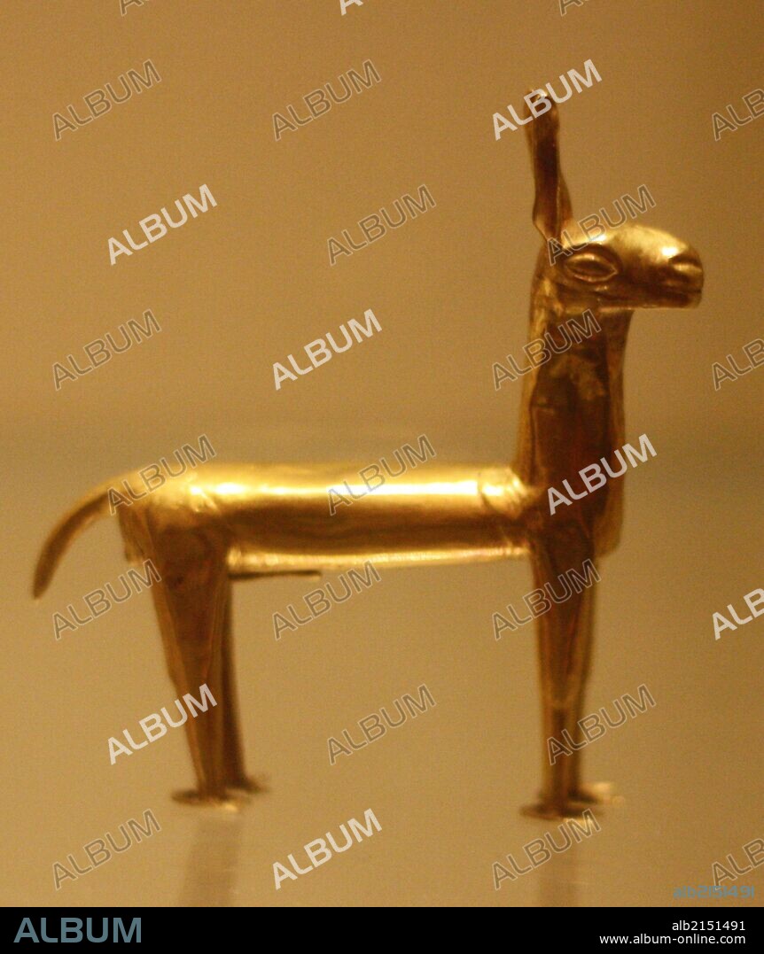 Gold and stone llama Inca culture, Peru. (Photo by: Universal History Archive/UIG via Getty Images).